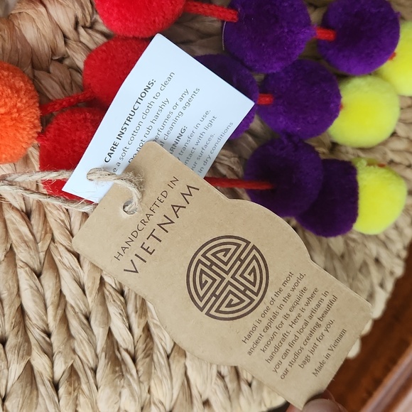 NWT ❗️elegant Vietnam straw bag with 100% cotton lining inside & pom pom accent - Picture 5 of 12